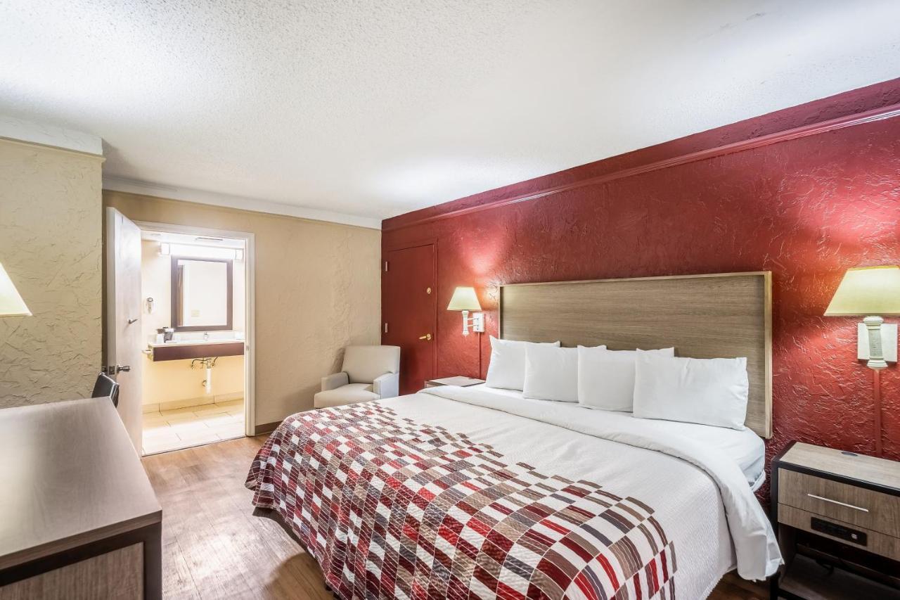 Red Roof Inn Tampa Bay - St. Petersburg Extérieur photo
