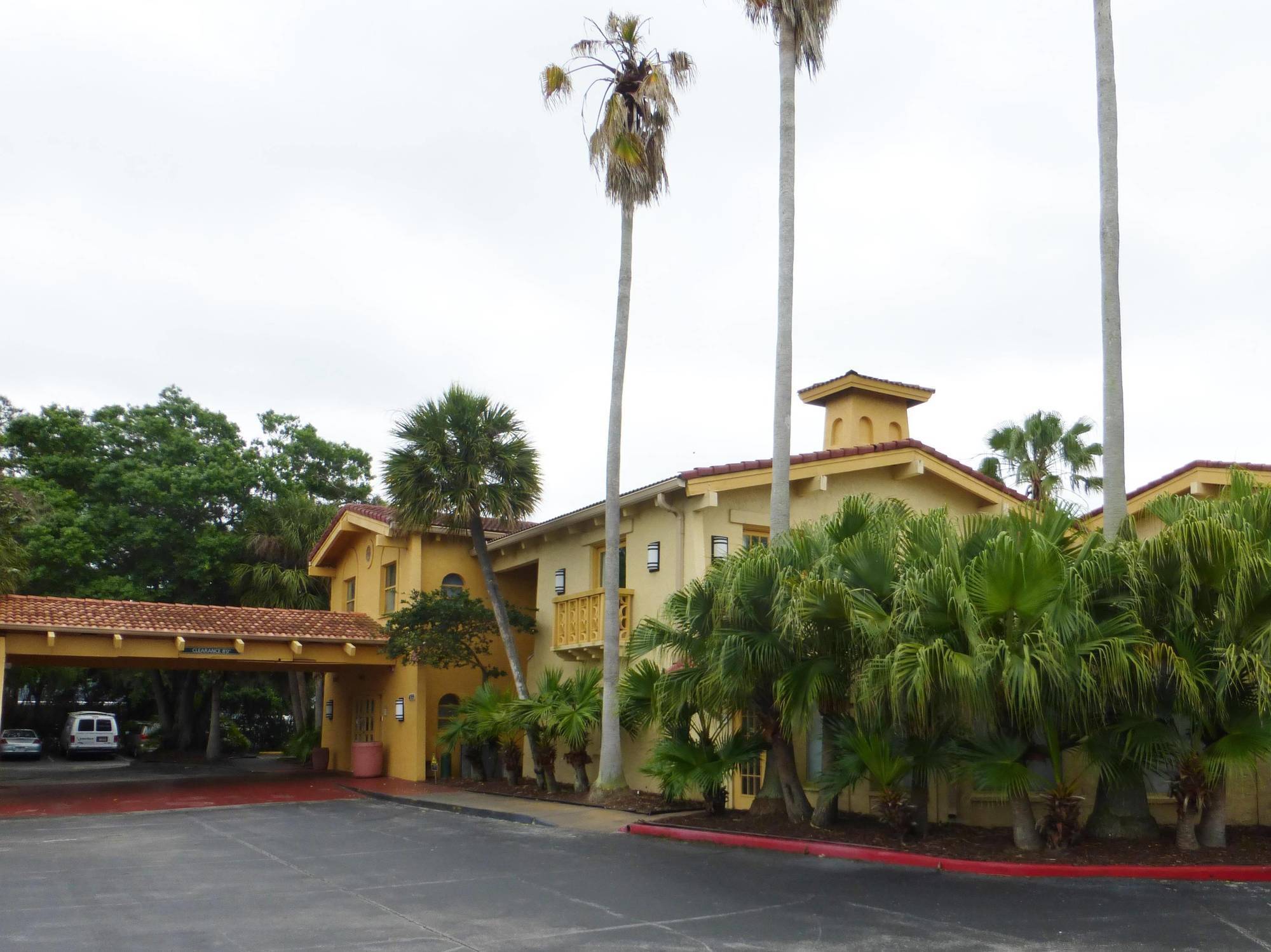 Red Roof Inn Tampa Bay - St. Petersburg Extérieur photo